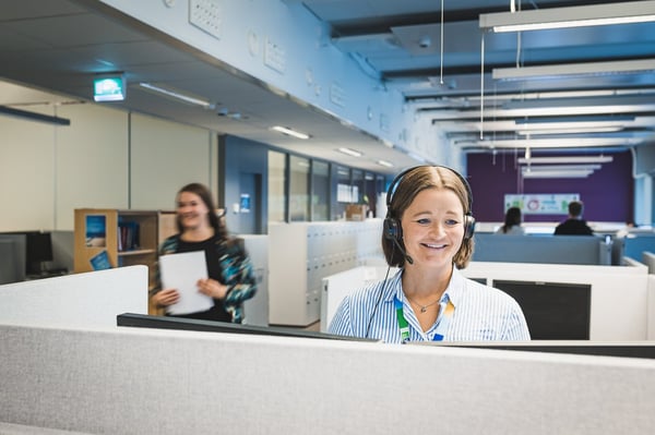 Jyväskylän asiakaspalvelussa hyväntuulinen tiimi lähellä asiakkaita