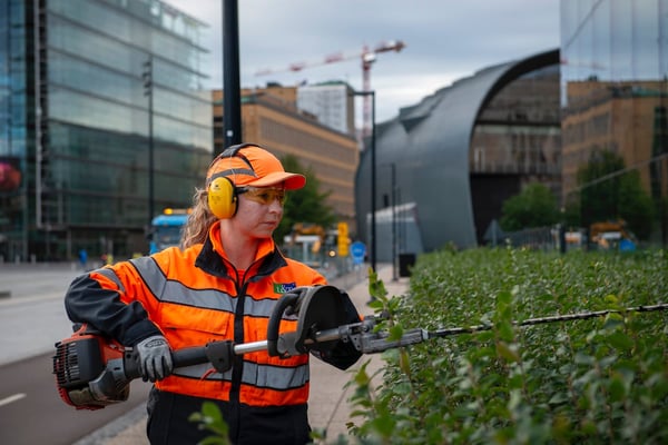 Maija hyppäsi aulapalveluista viherpalveluihin