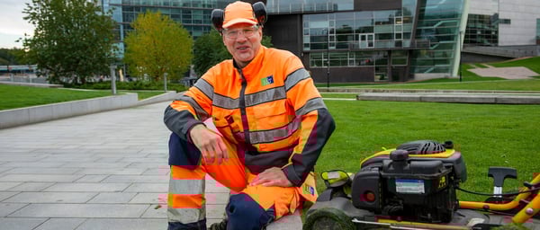 Petteri viihtyy kesällä vihertöissä ja talvella puhdistustehtävissä