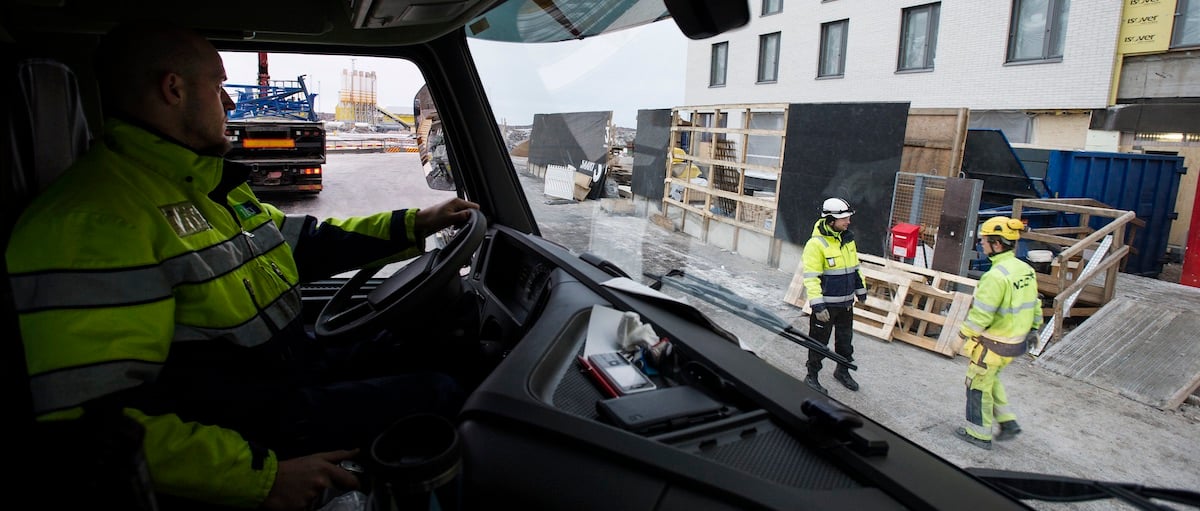 <span id="hs_cos_wrapper_name" class="hs_cos_wrapper hs_cos_wrapper_meta_field hs_cos_wrapper_type_text" style="" data-hs-cos-general-type="meta_field" data-hs-cos-type="text" >Kippilava mahtuu ahtaallekin rakennustyömaalle</span>