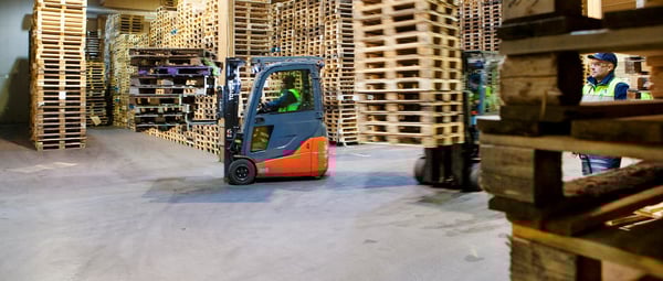 Lavan uusi elämä – L&T kierrättää vuosittain yli miljoona kuormalavaa