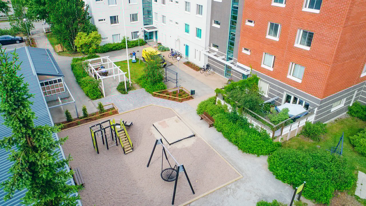 KIPA-viherrakentaminen-ulkokuva-piha-1920x1080-16x9-hero