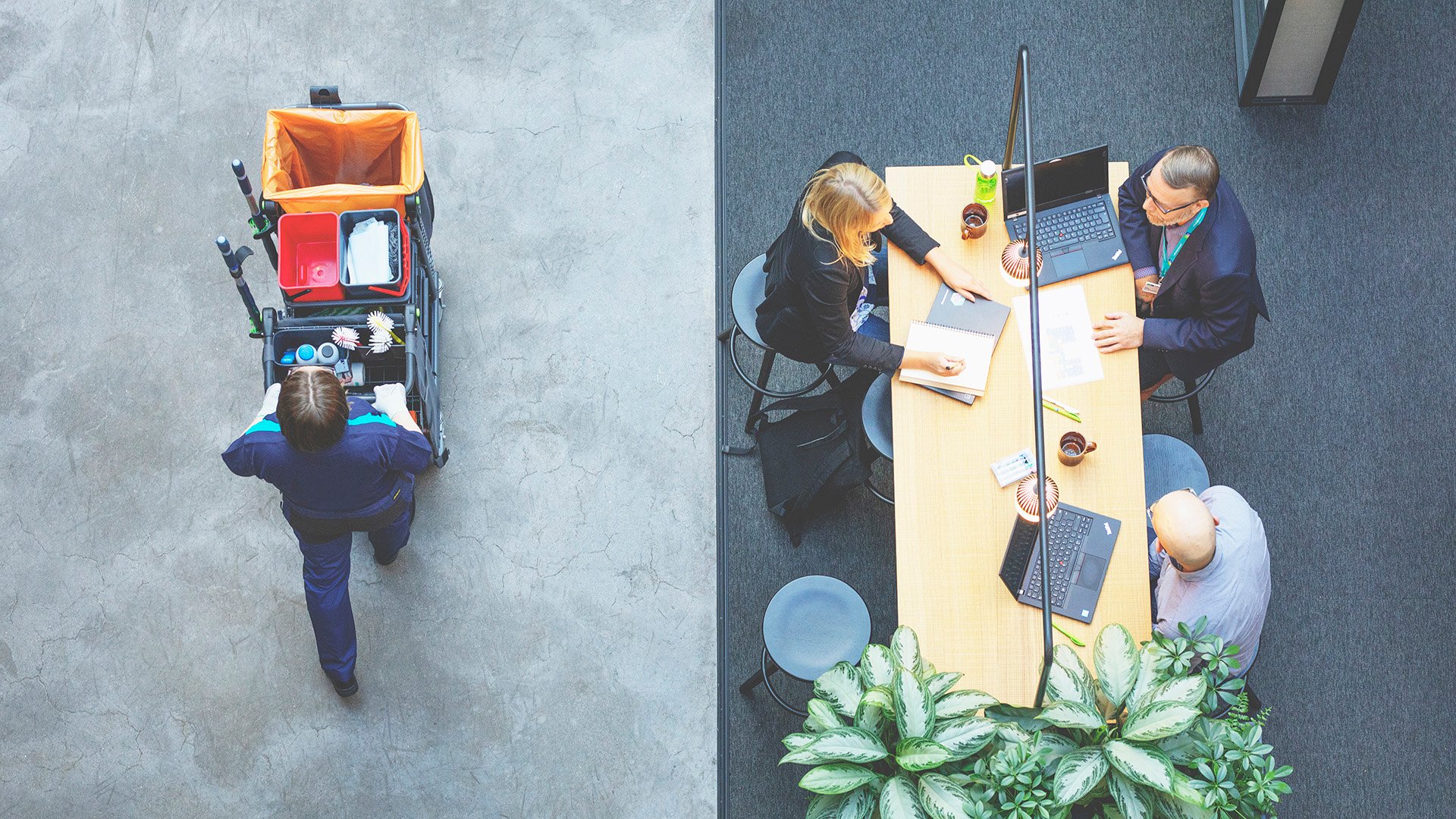 Kiinteisto-siivous-perussiivous-toimisto-ylakuva-1920x1080-16x9