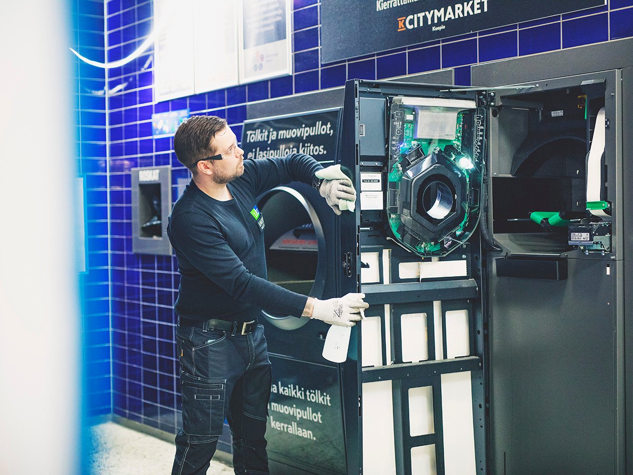 Kaupan-tukipalvelut-pullopalvelu-1280x960-4x3