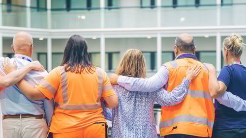 Monimuotoinen työyhteisö 2 - 16x9-2000x1125 - L&T työpaikkana