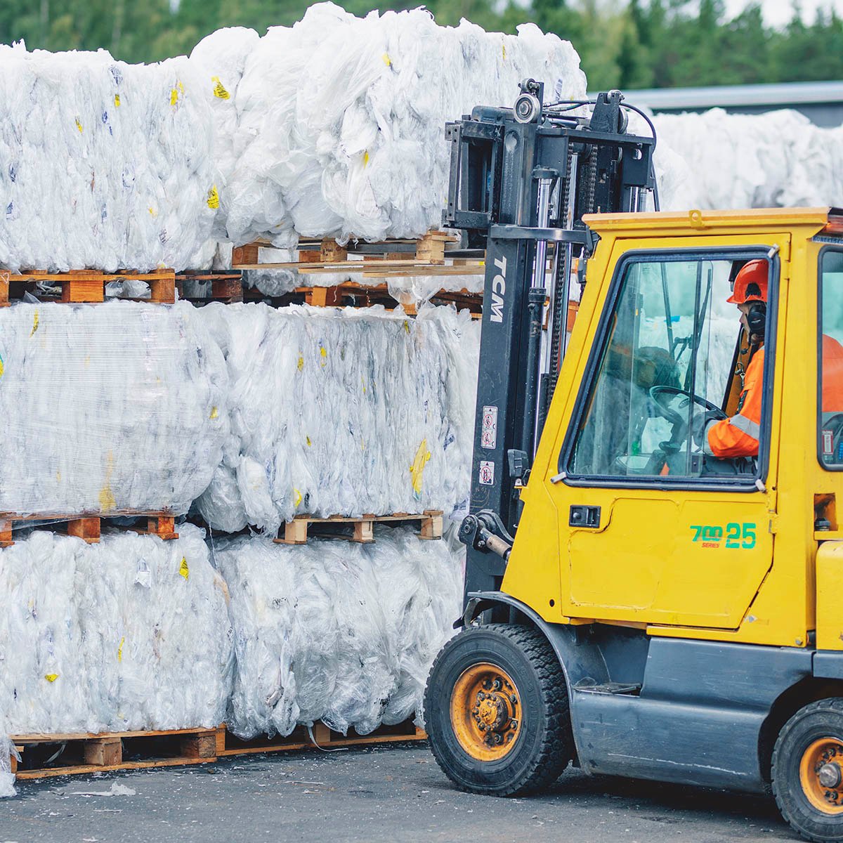 Laitostyöntekijä - 1x1-1200x1200 - Avoimet työpaikat - Lassila-Tikanoja