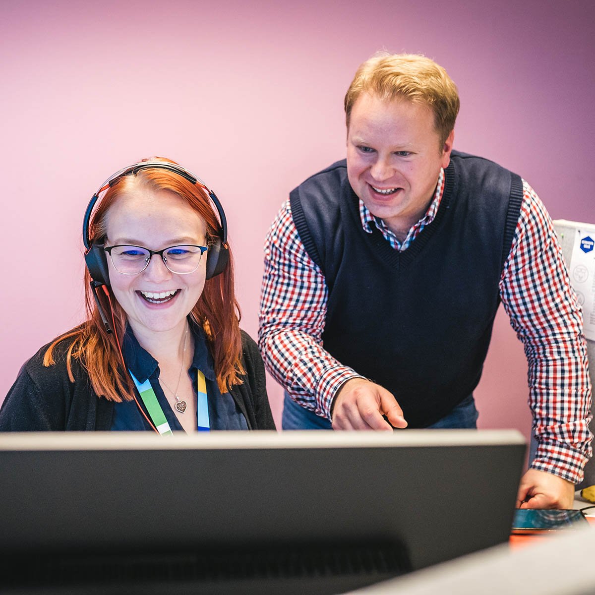 Palveluneuvojat - 1x1-1200x1200 - Avoimet työpaikat - Huipputiimi