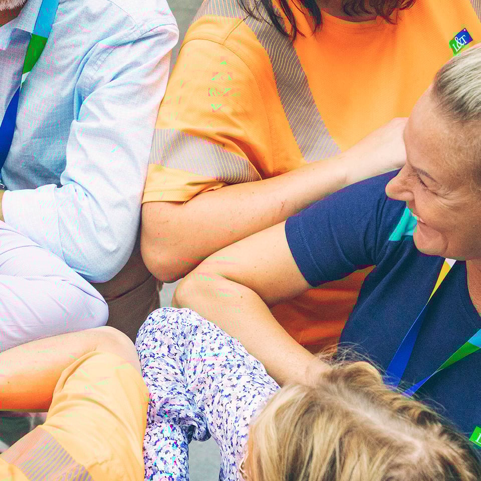 Siivooja tiimin kanssa - 1x1-1200x1200 - Avoimet työpaikat - Lassila-Tikanoja