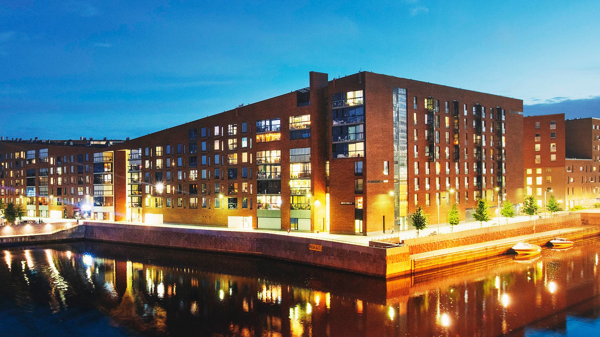 Hallinnointi3 - 16x9-2000x1125 - Lassila-Tikanoja