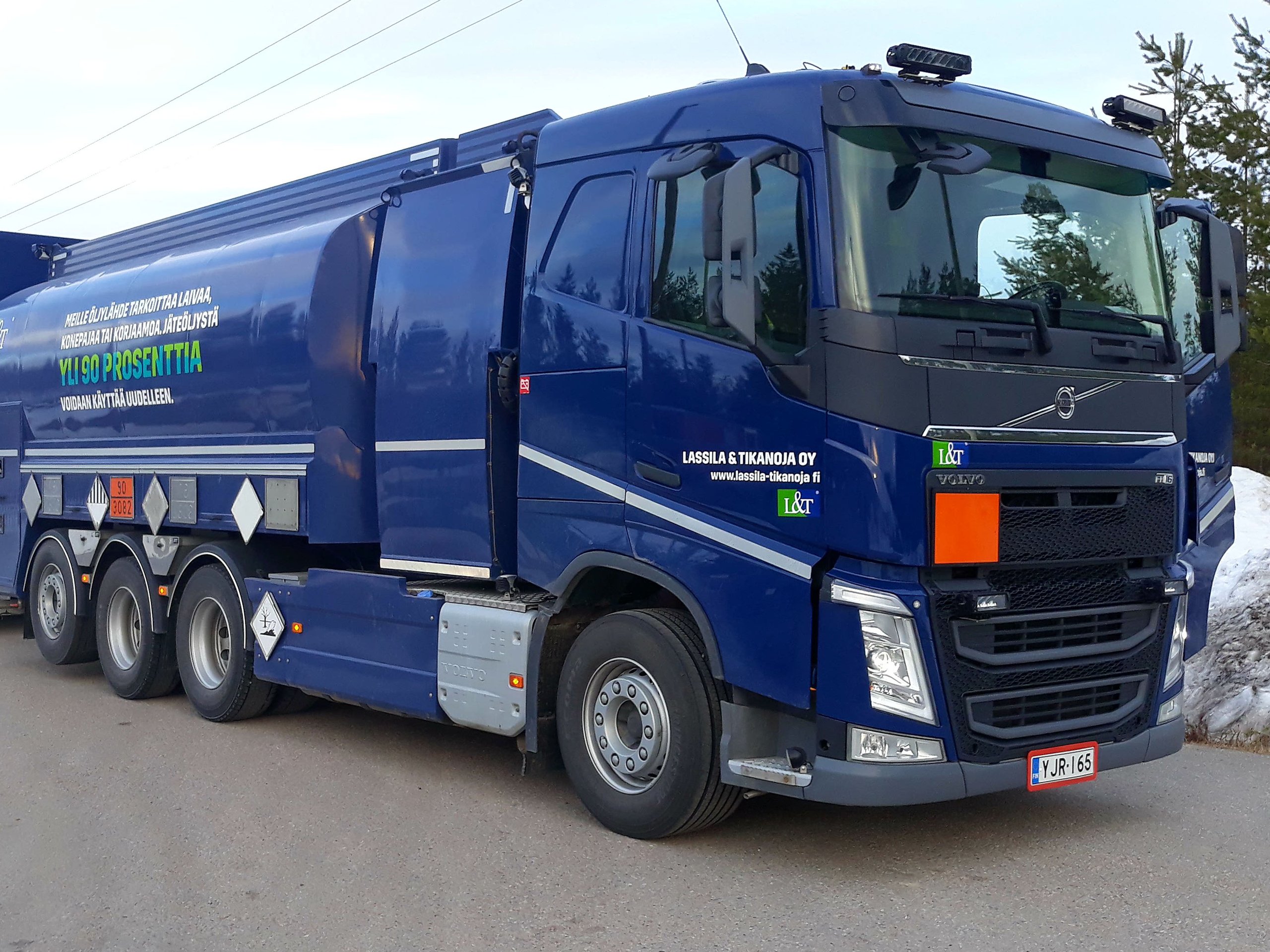 <span id="hs_cos_wrapper_name" class="hs_cos_wrapper hs_cos_wrapper_meta_field hs_cos_wrapper_type_text" style="" data-hs-cos-general-type="meta_field" data-hs-cos-type="text" >Huolehdi oikein öljyjätteestä - öljyä voi kierrättää rajattomasti</span>