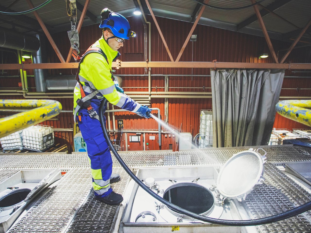 Säiliöiden ja konttien pesut