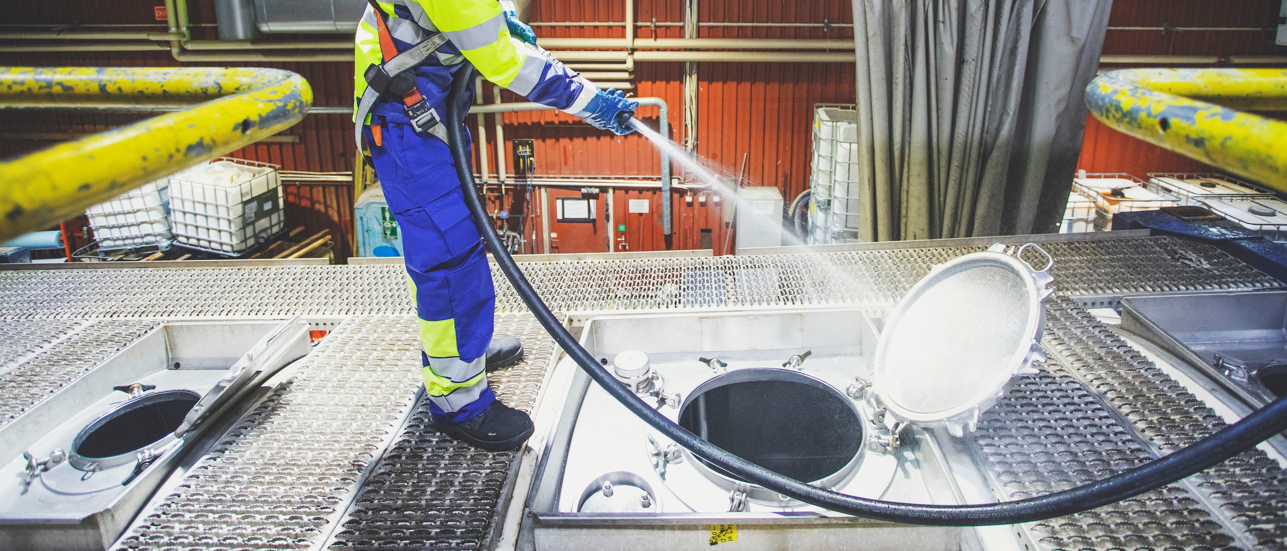 Säiliöiden pesut ja konttien pesut