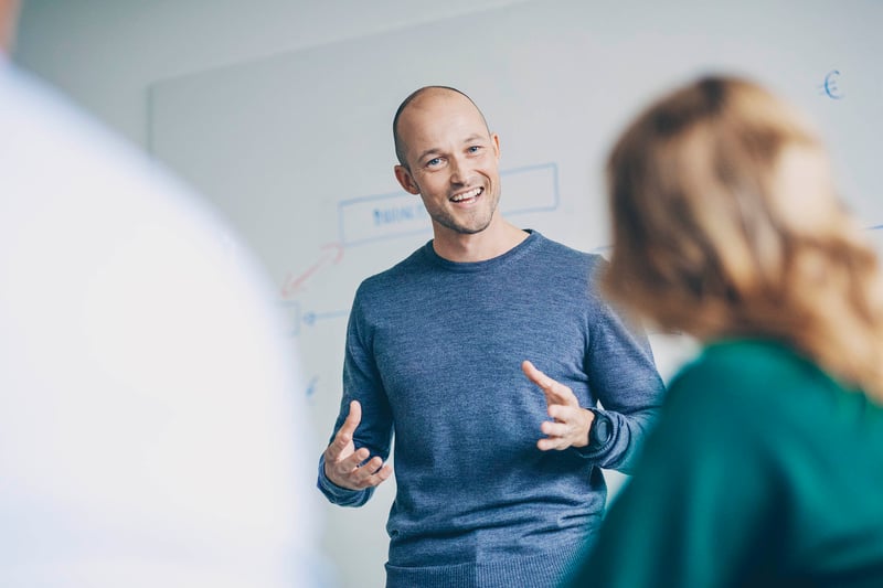 Asiantuntijat keskustelevat 