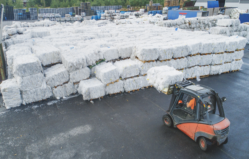 <span id="hs_cos_wrapper_name" class="hs_cos_wrapper hs_cos_wrapper_meta_field hs_cos_wrapper_type_text" style="" data-hs-cos-general-type="meta_field" data-hs-cos-type="text" >Kolhulippiksistä suojakypäriin: Merikarvian muovinkierrätyslaitos nappasi palkinnon työstä työturvallisuuden eteen</span>