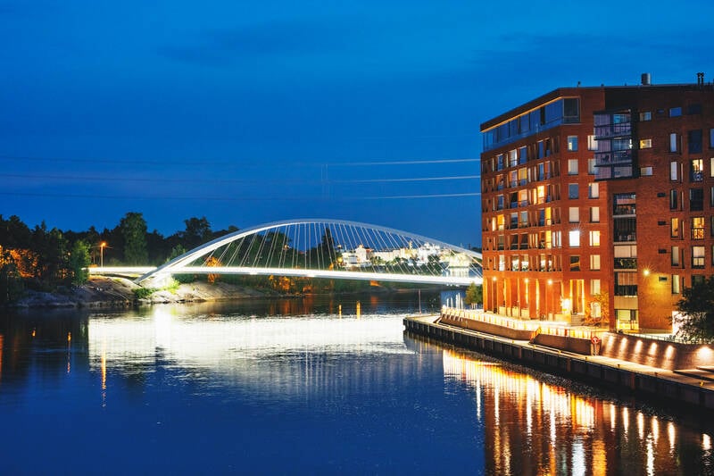 <span id="hs_cos_wrapper_name" class="hs_cos_wrapper hs_cos_wrapper_meta_field hs_cos_wrapper_type_text" style="" data-hs-cos-general-type="meta_field" data-hs-cos-type="text" >Lakot ja polttoaineen saatavuushaasteet saattavat vaikuttaa L&T:n palveluiden tuottamiseen</span>