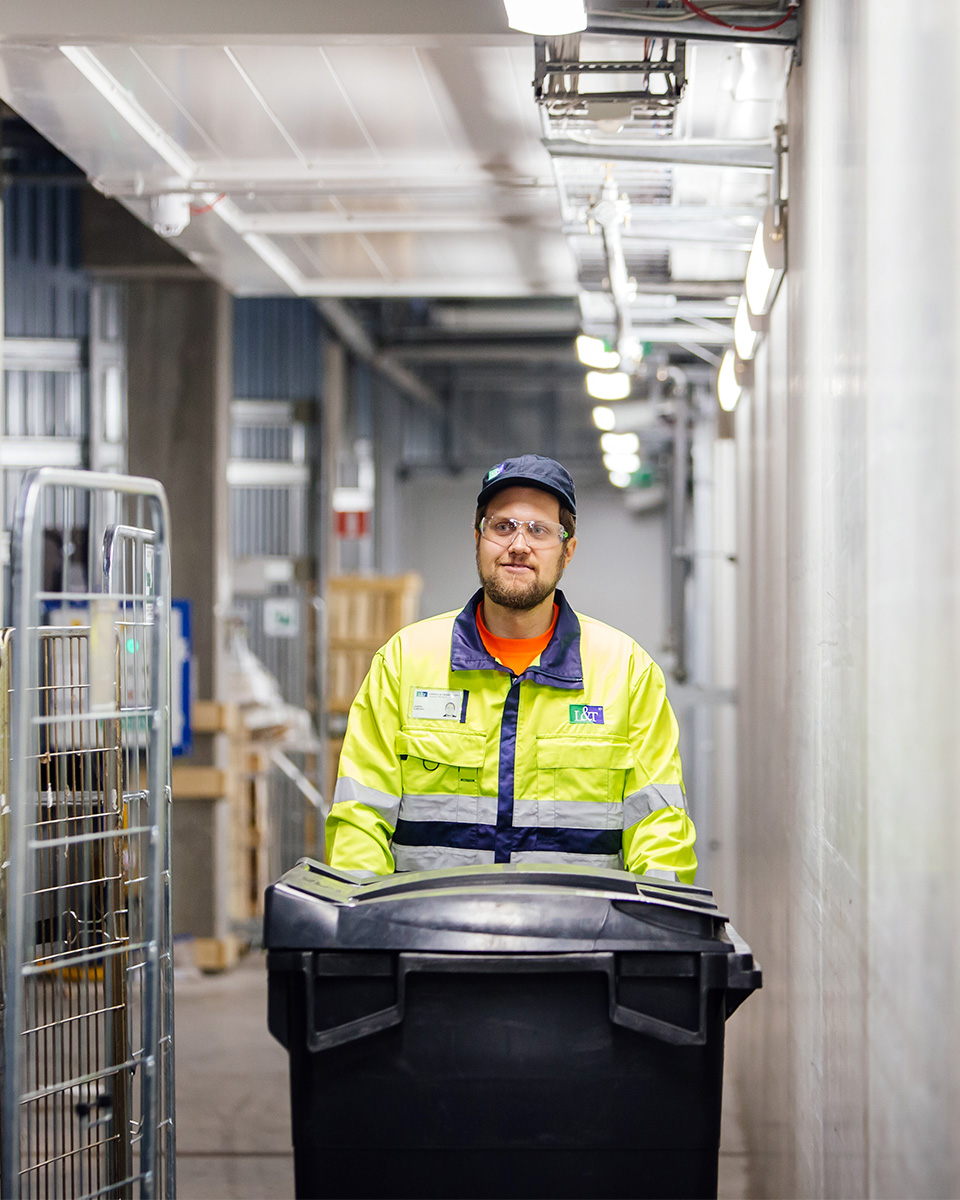 Jäteastian kuljetus - 4x5 - Jätehuolto ja kierrätys