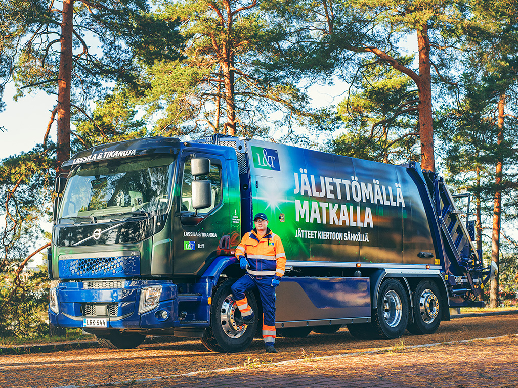 Sähköpakkari metsässä - 4x3 - Jätehuolto ja kierrätys