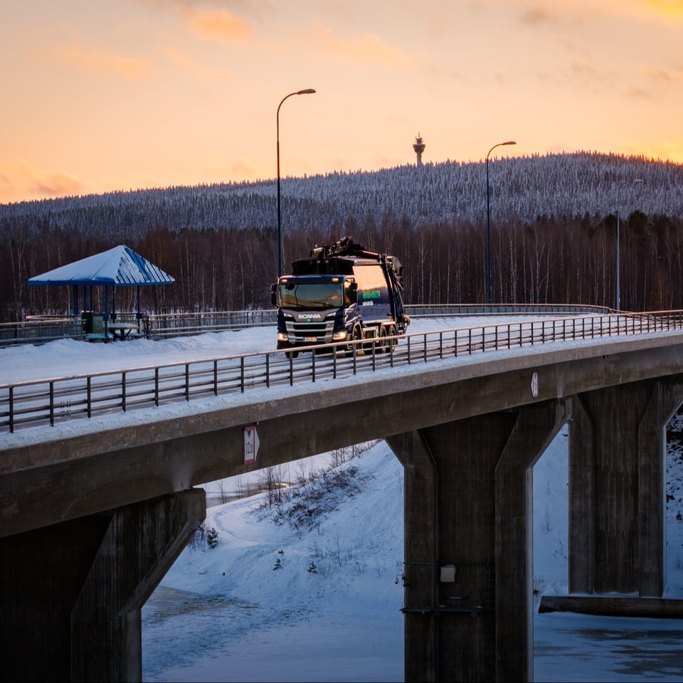 L&T_Kuopio_Auto_maisemassa-4-1