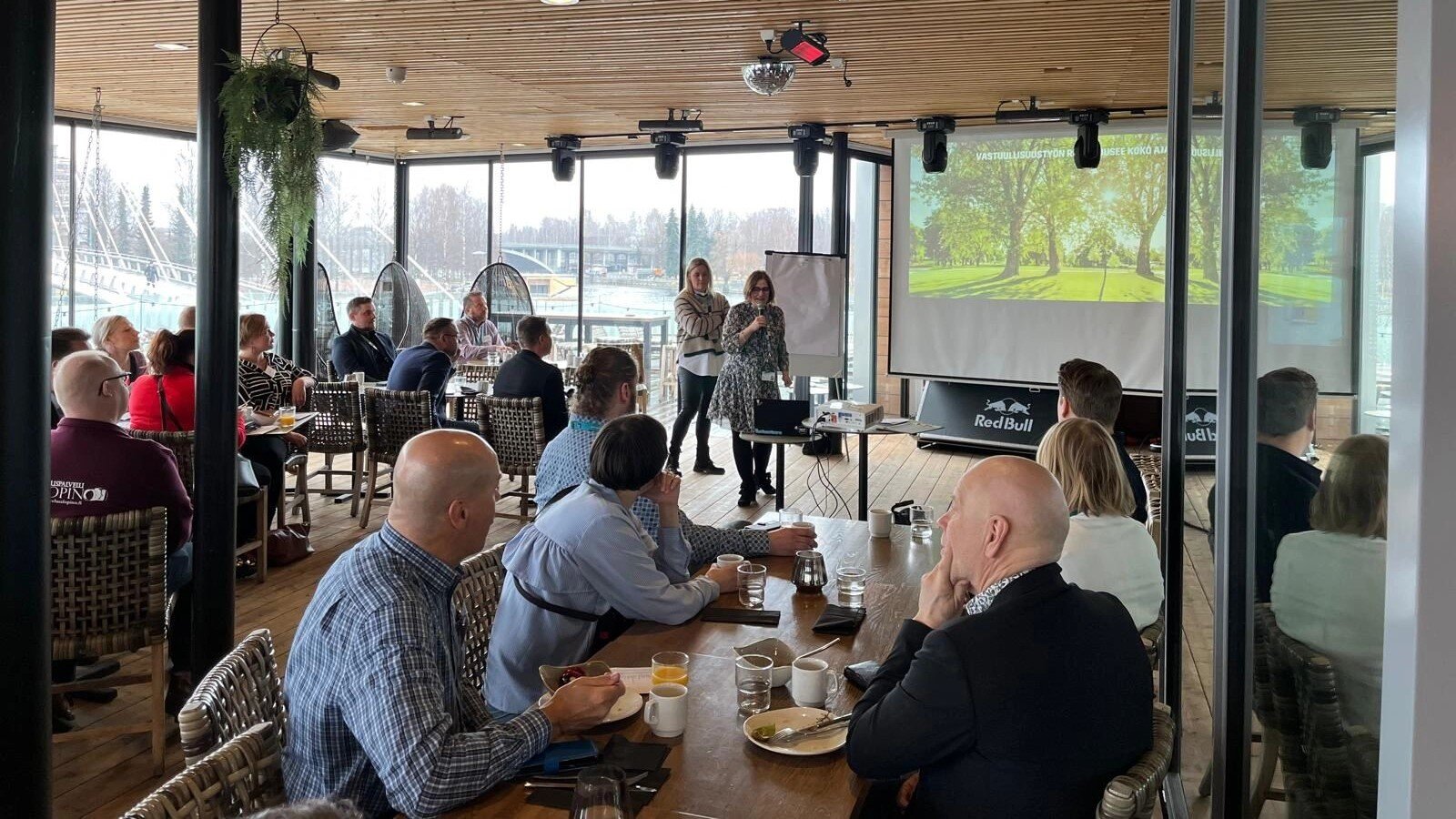 <span id="hs_cos_wrapper_name" class="hs_cos_wrapper hs_cos_wrapper_meta_field hs_cos_wrapper_type_text" style="" data-hs-cos-general-type="meta_field" data-hs-cos-type="text" >Jätehuollosta kiertotalouteen - terveisiä Tampereen kauppakamarin aamiaistilaisuudesta</span>