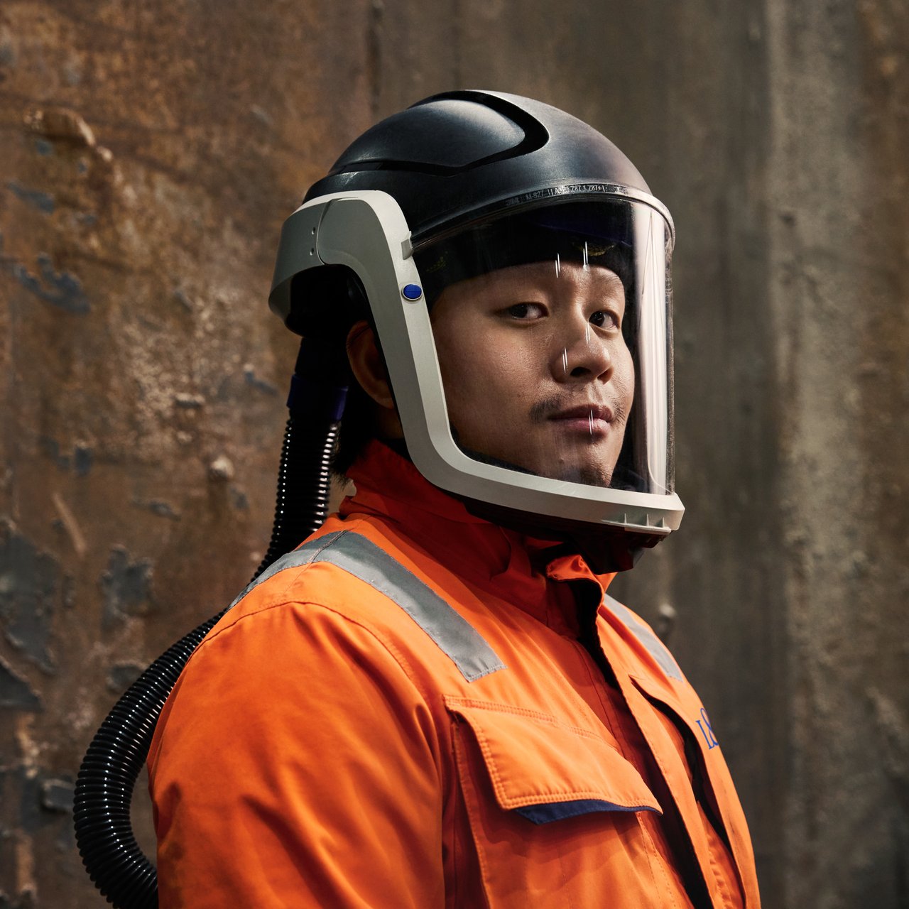 Kierrätyslaitoksen työntekijä