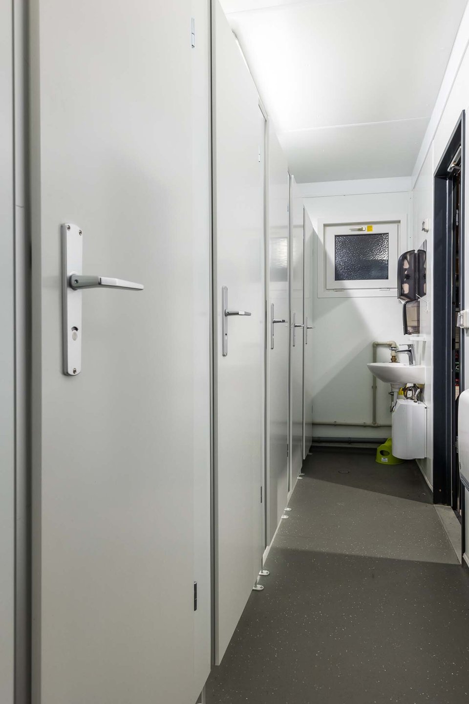 Bajamaja Kombi WC-kontti aula