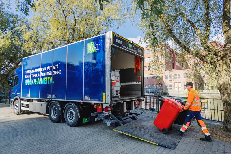 Vaarallisten jätteiden kuljettaja