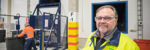 Jätepuristin muutti sisälle, tehokkuus ja työturvallisuus kohenivat