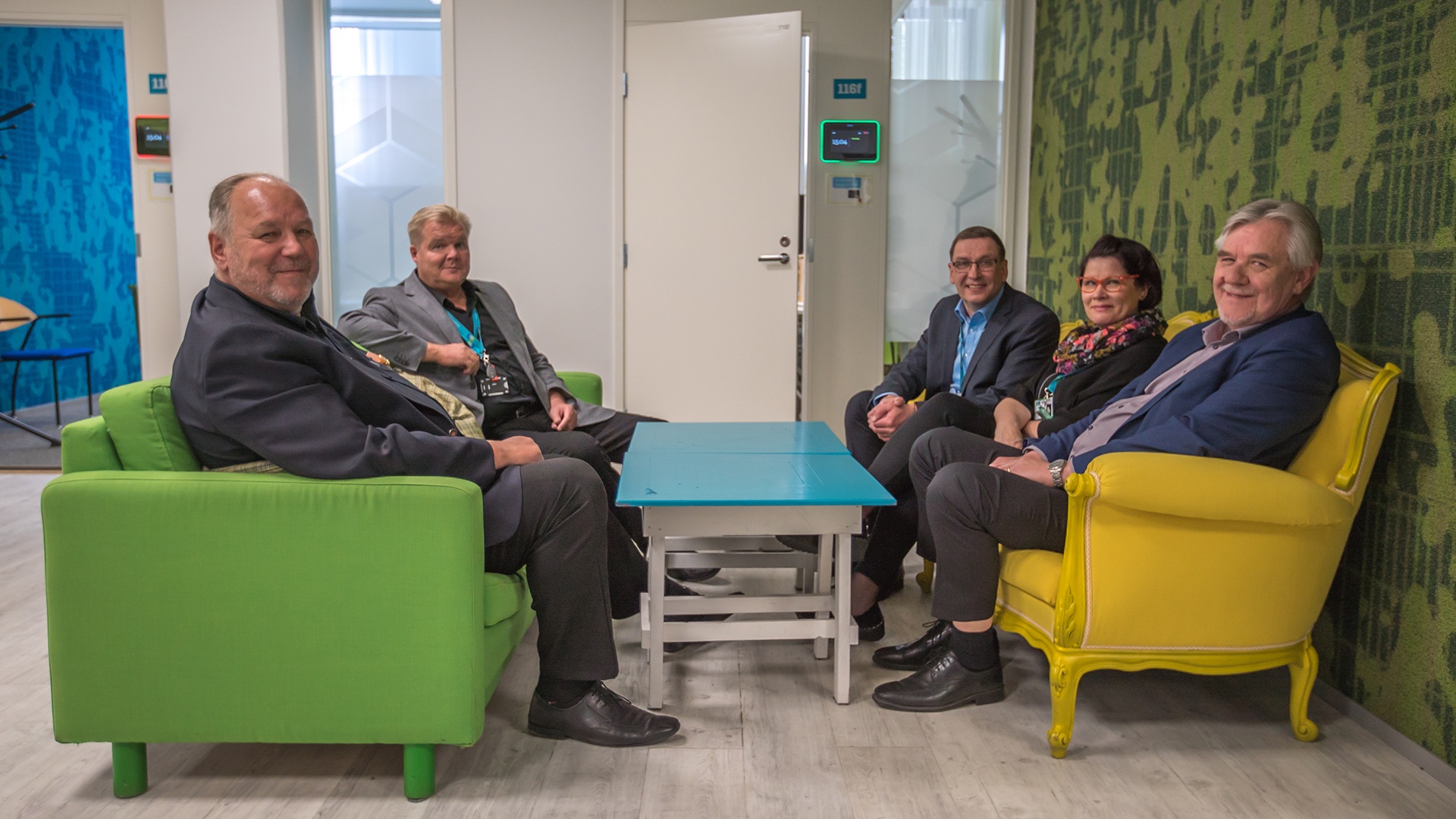 <span id="hs_cos_wrapper_name" class="hs_cos_wrapper hs_cos_wrapper_meta_field hs_cos_wrapper_type_text" style="" data-hs-cos-general-type="meta_field" data-hs-cos-type="text" >Luottamus ja oikeat yhteyshenkilöt ovat Tokmannille rikkaus</span>