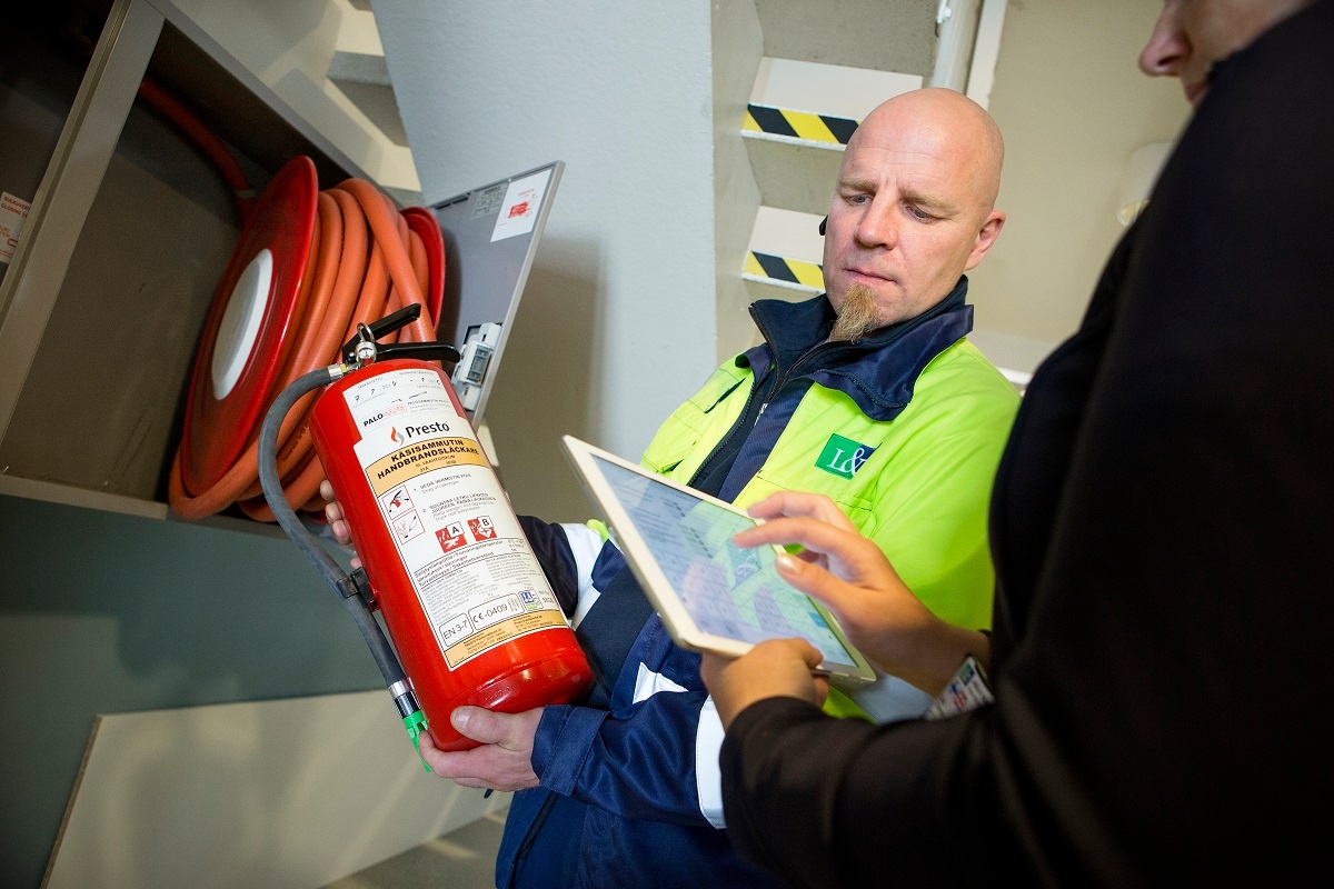 <span id="hs_cos_wrapper_name" class="hs_cos_wrapper hs_cos_wrapper_meta_field hs_cos_wrapper_type_text" style="" data-hs-cos-general-type="meta_field" data-hs-cos-type="text" >Älä osta suoritteita - valitse oikeat kiinteistöhuollon KPI:t</span>