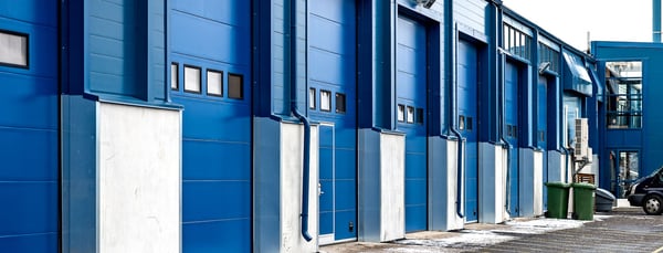 Miten vaaralliset jätteet pitää säilyttää yrityksessä?