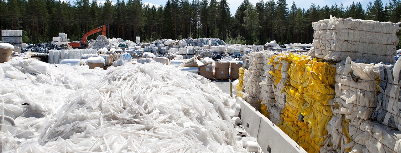 <span id="hs_cos_wrapper_name" class="hs_cos_wrapper hs_cos_wrapper_meta_field hs_cos_wrapper_type_text" style="" data-hs-cos-general-type="meta_field" data-hs-cos-type="text" >Muovijätteen arvo talteen</span>