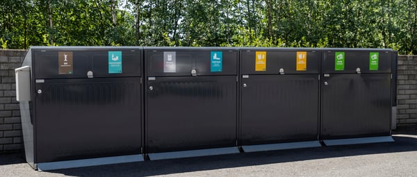 Jäteastiasuoja tekee ahtaastakin pihapiiristä siistin