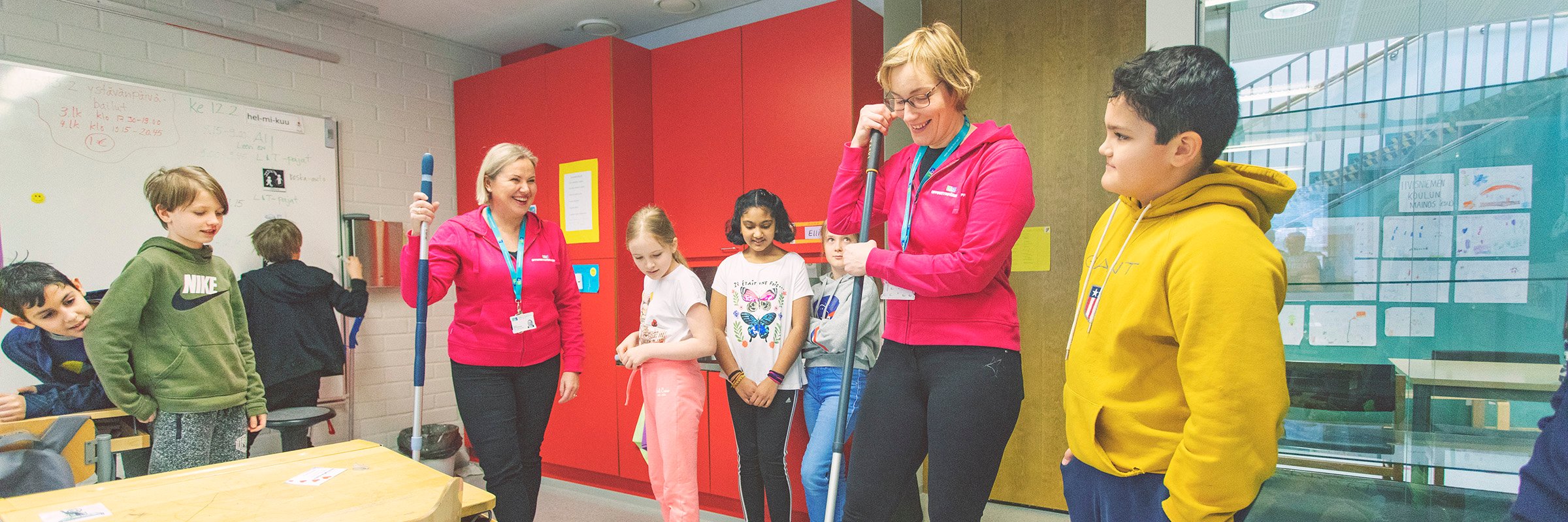 <span id="hs_cos_wrapper_name" class="hs_cos_wrapper hs_cos_wrapper_meta_field hs_cos_wrapper_type_text" style="" data-hs-cos-general-type="meta_field" data-hs-cos-type="text" >Espoossa tehtiin vastuullisia supersankaritekoja ja rakennettiin puhtaampaa tulevaisuutta</span>