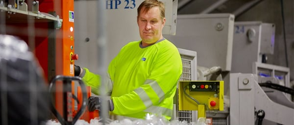 Säkki, paalain vai puristin – miten lajitella muovia?