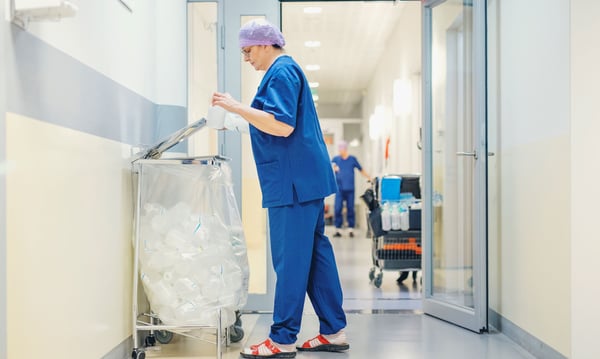 Leikkaussalien muovit kiertoon Terveystalossa