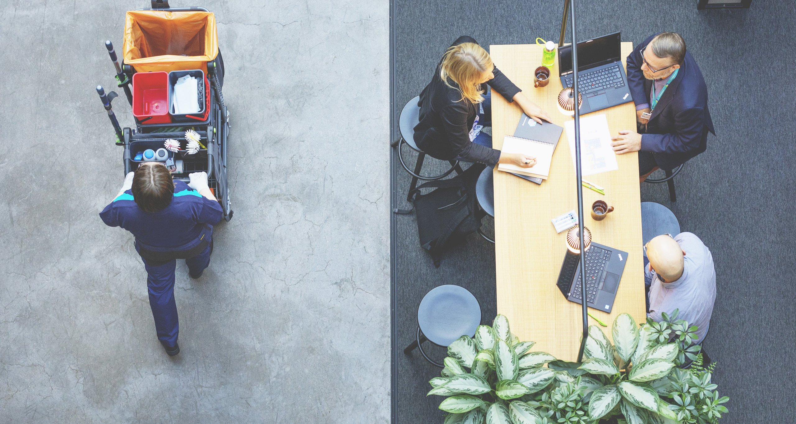 <span id="hs_cos_wrapper_name" class="hs_cos_wrapper hs_cos_wrapper_meta_field hs_cos_wrapper_type_text" style="" data-hs-cos-general-type="meta_field" data-hs-cos-type="text" >Näin siivoojan työ muuttui koronakriisissä</span>